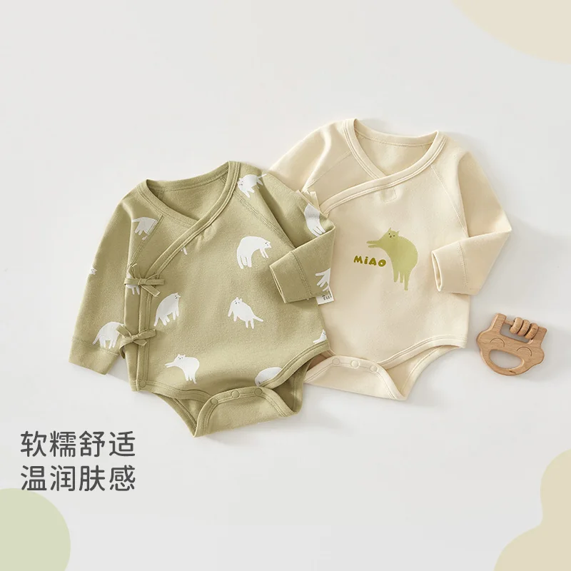 The girl's spring and autumn crawling clothes are made of pure cotton