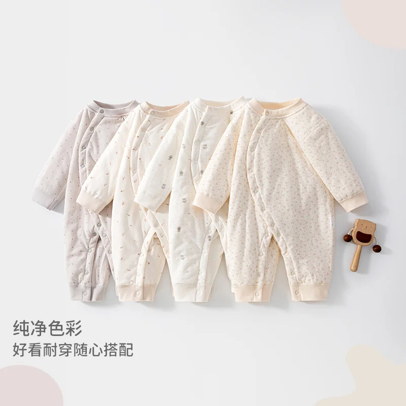 Infants and toddlers' autumn and winter clothes are padded with cotton