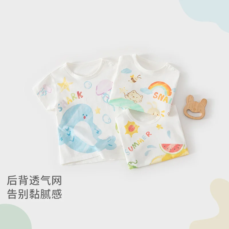 A thin summer T-shirt for girls