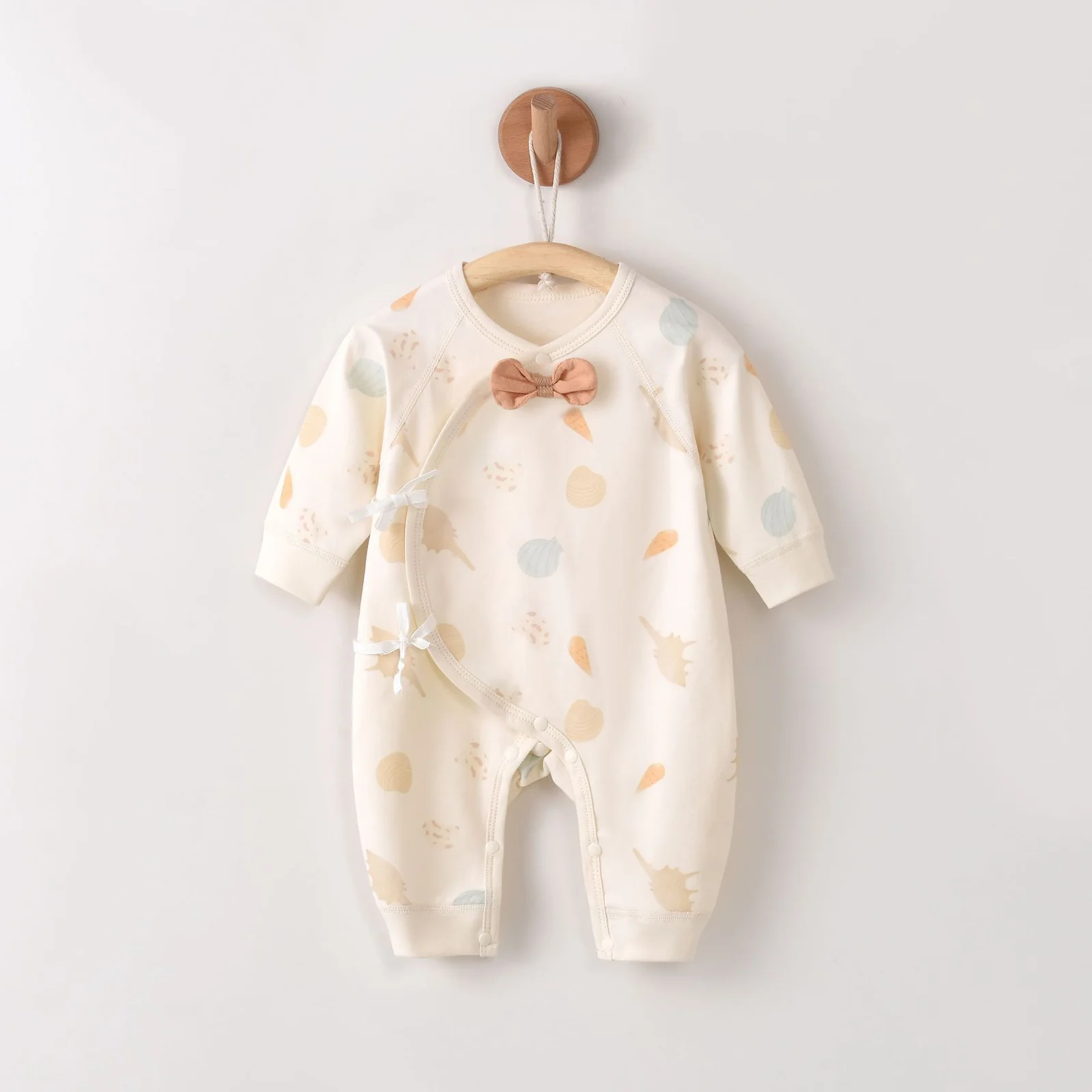Spring one-piece suit for infants and toddlers made of pure cotton