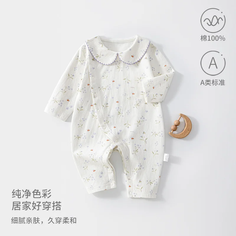 The girl's autumn crawling clothes are made of pure cotton