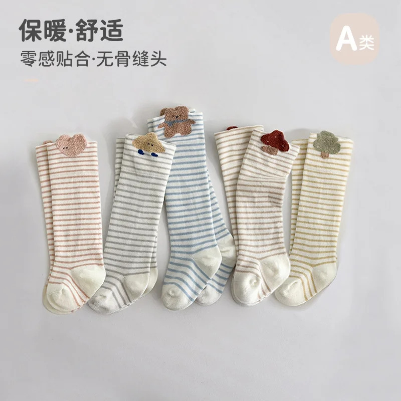 Winter socks for infants and toddlers are thickened