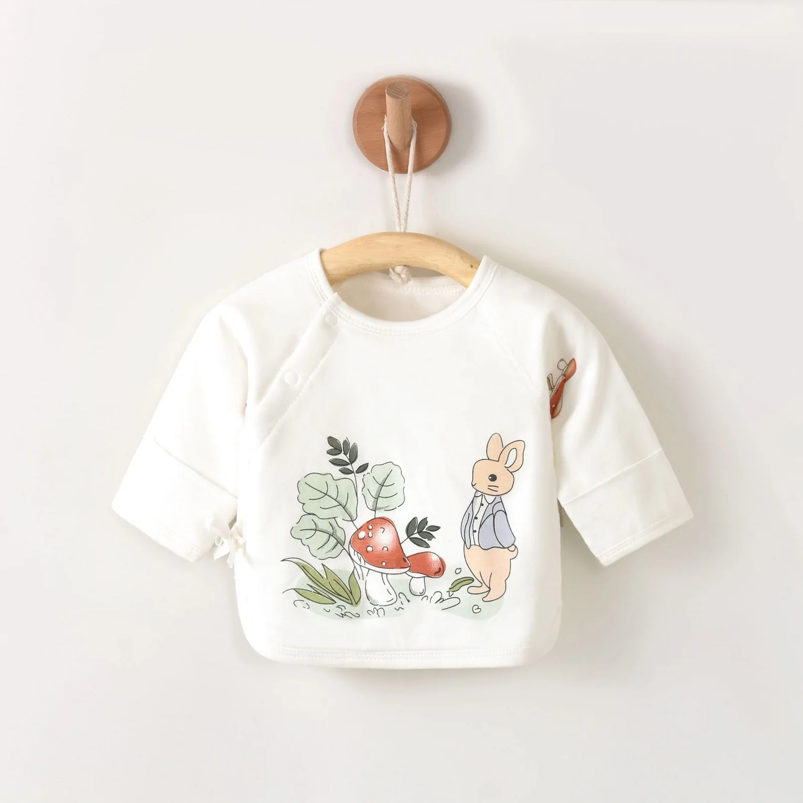 Infants and toddlers in autumn and winter