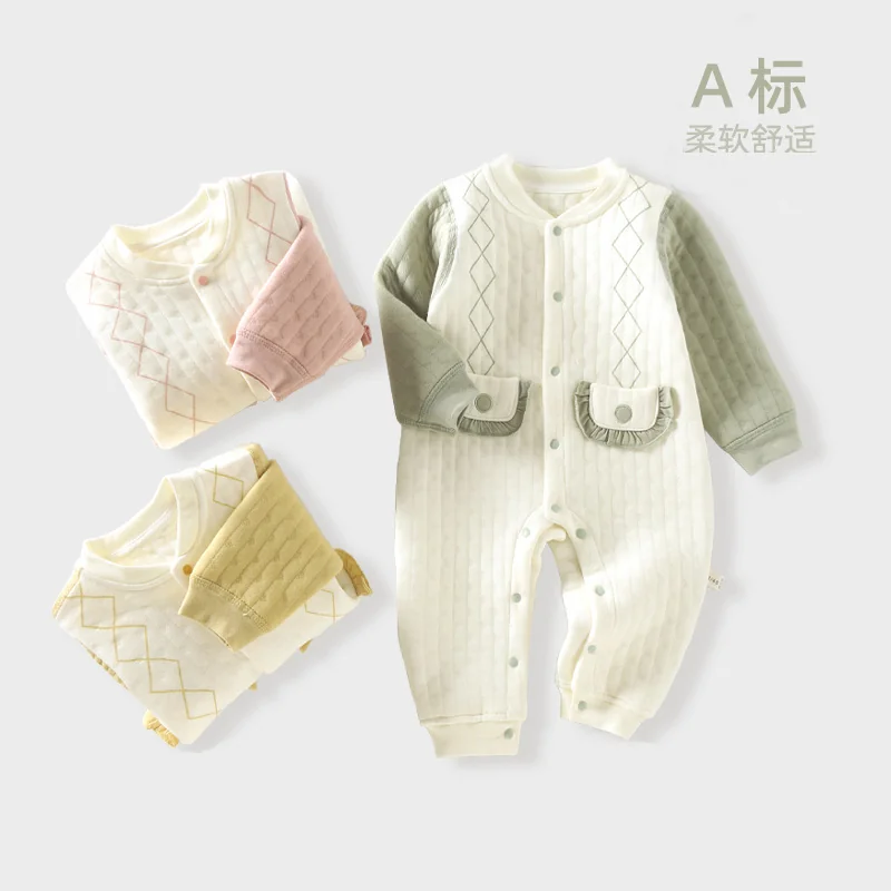 The cotton lining of the spring and autumn clothes for infants and toddlers is thickened