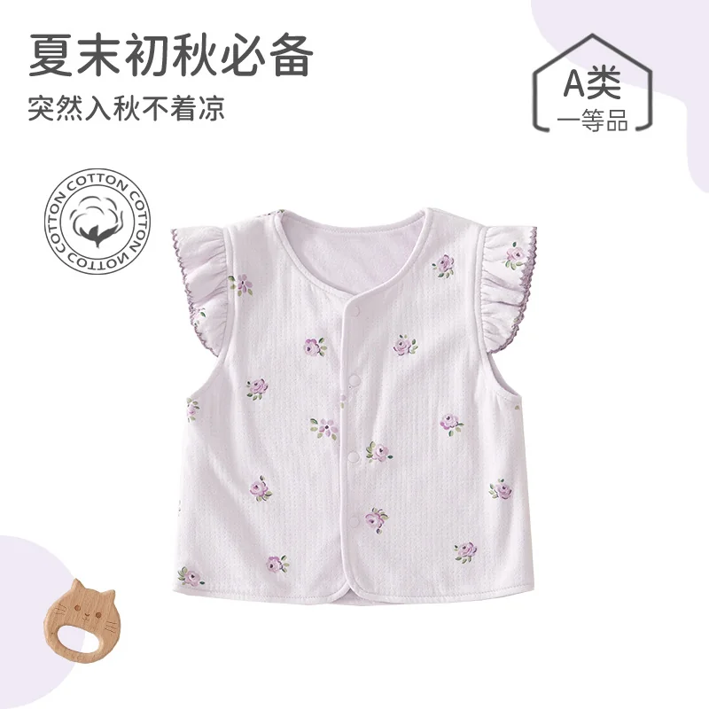 A girl's winter vest is made of pure cotton