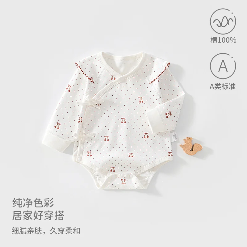 The girl's autumn crawling clothes are made of pure cotton