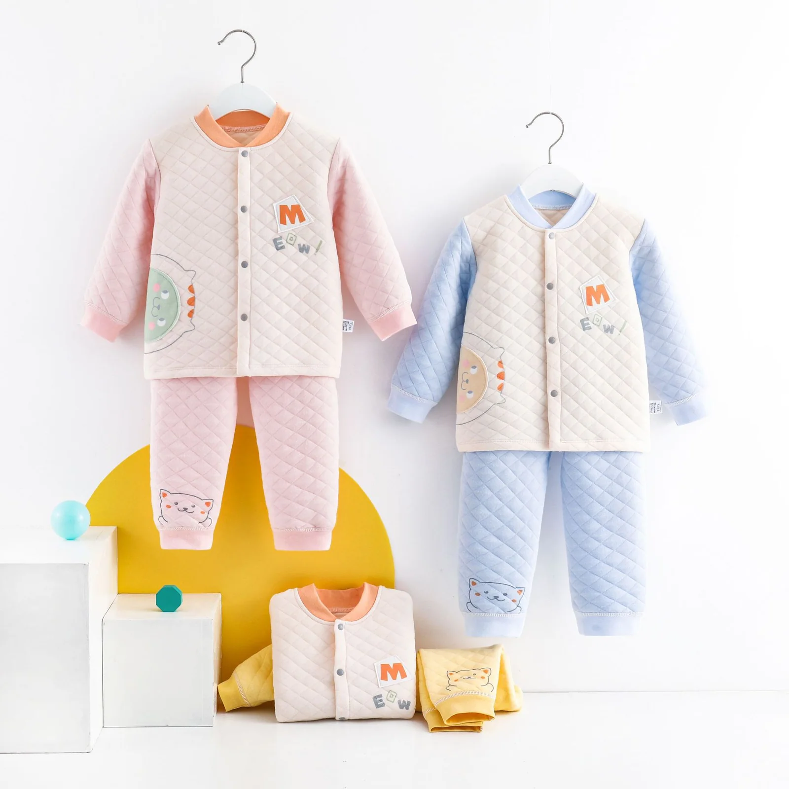 The girls' autumn and winter underwear set has been thickened