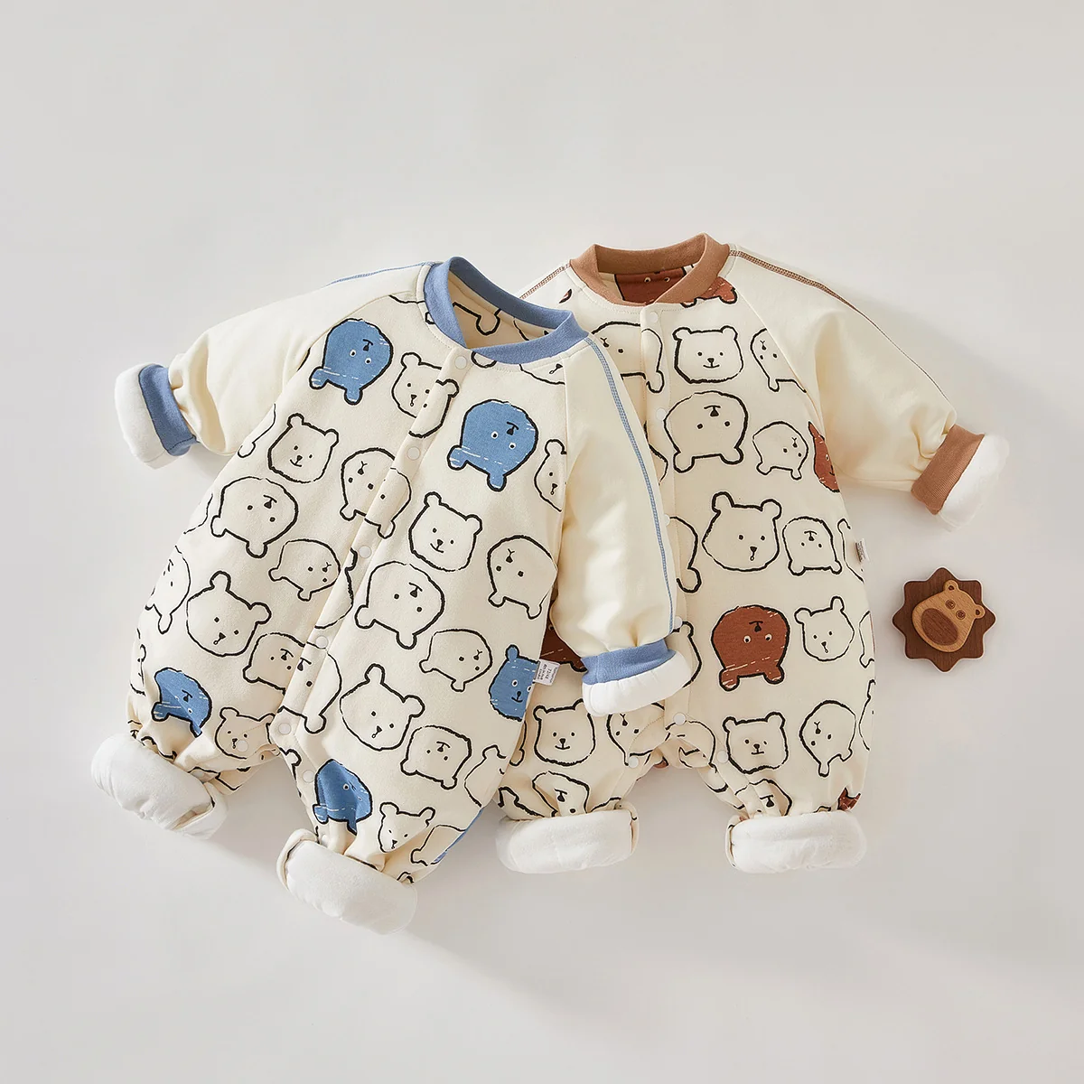The autumn and winter crawling clothes for infants and toddlers have thickened cotton padding