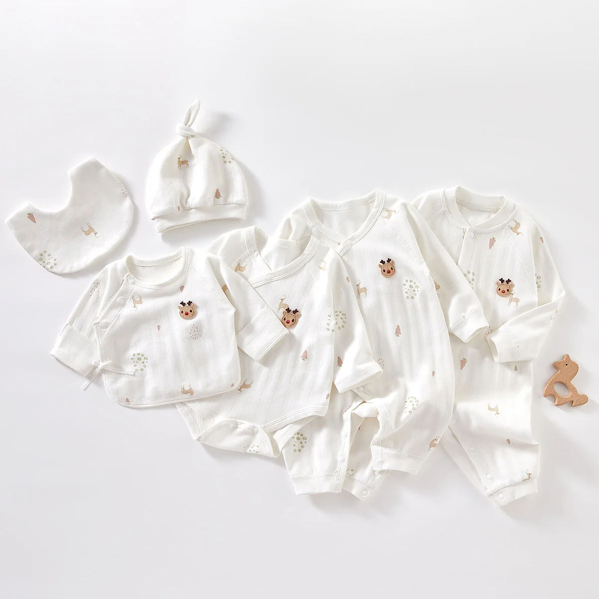 Spring and autumn crawling clothing for infants and toddlers