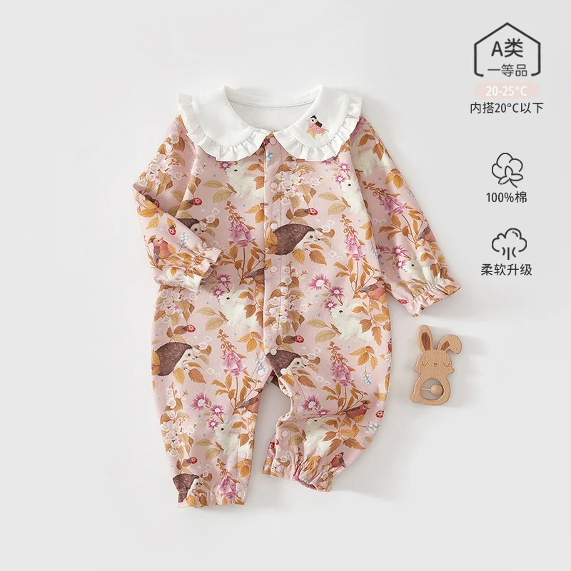 The girl's crawling suit is made of pure cotton