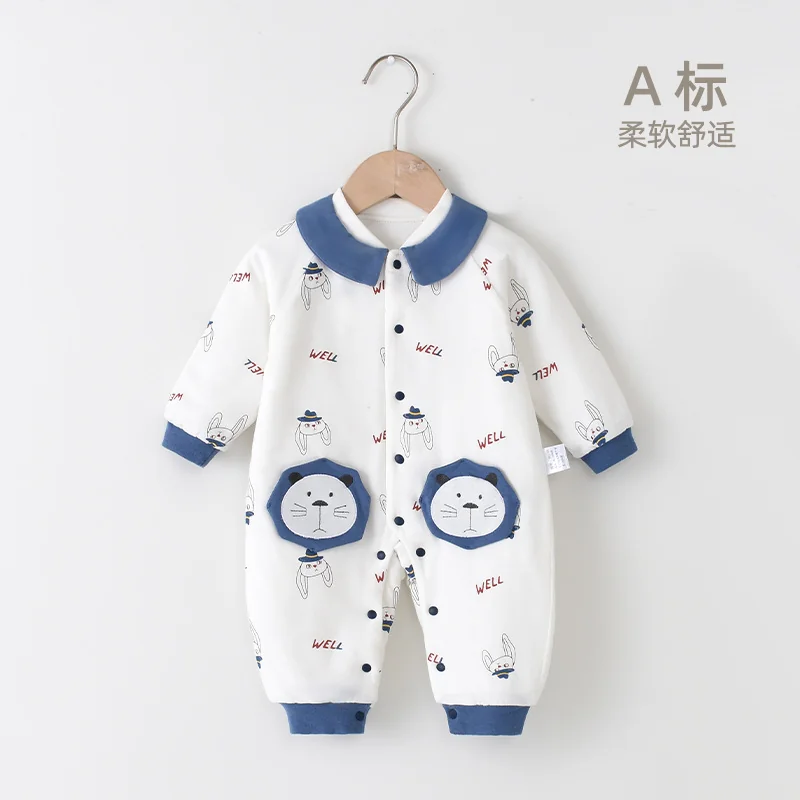 Infants and toddlers' autumn and winter clothes are padded with cotton
