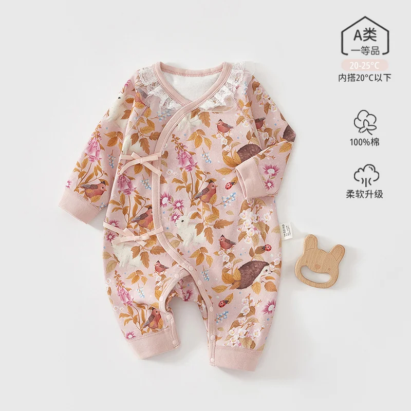 The girl's autumn and winter climbing clothes are made of pure cotton