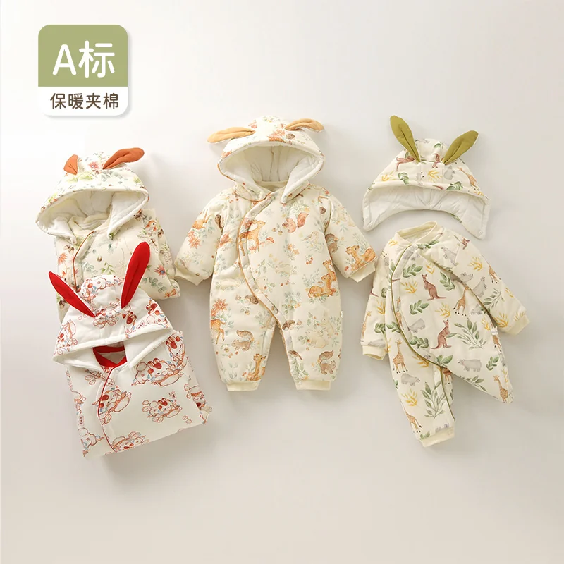 The cotton lining of infant and toddler cotton-padded clothes is thickened