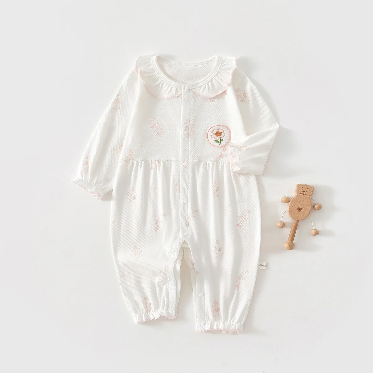 Spring one-piece suit for infants and toddlers made of pure cotton