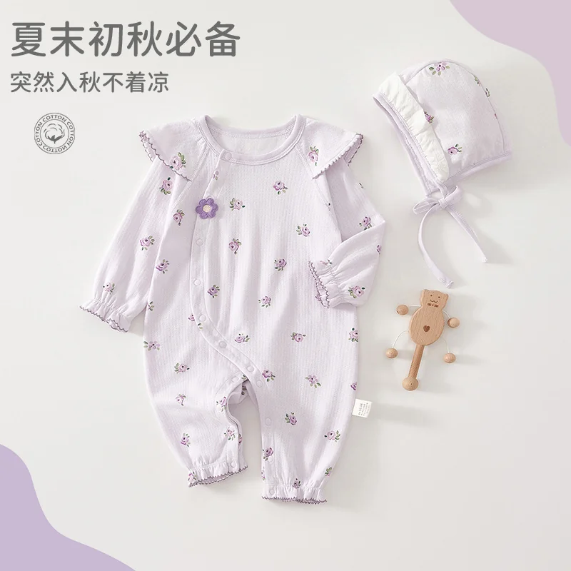 The girl's autumn crawling clothes are made of pure cotton
