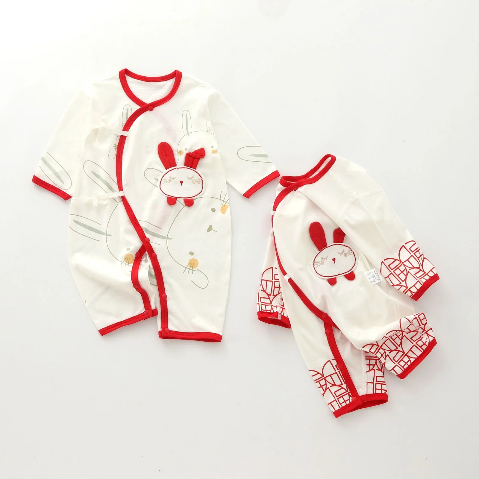 Summer one-piece suit for infants and toddlers made of pure cotton