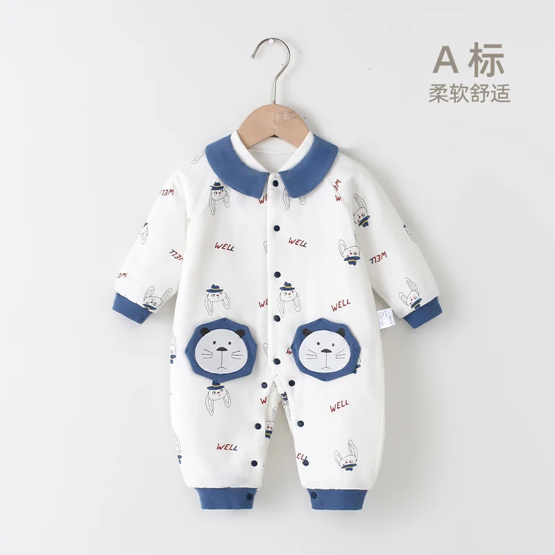 Infants and toddlers' autumn and winter clothes are padded with cotton