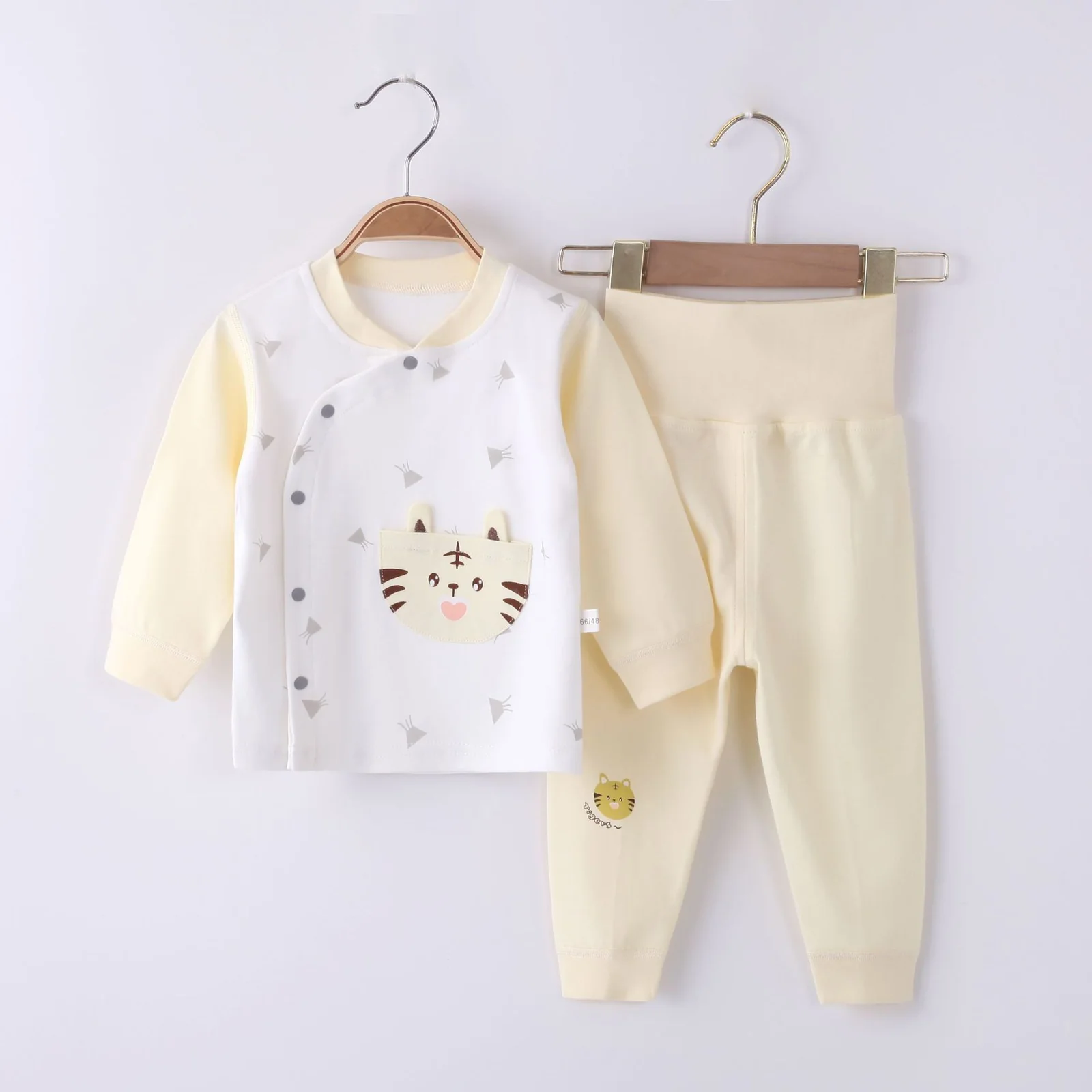 Spring and Autumn underwear set for girls made of pure cotton