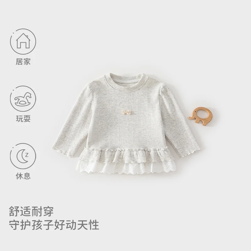 A girl's Spring and Autumn T-shirt