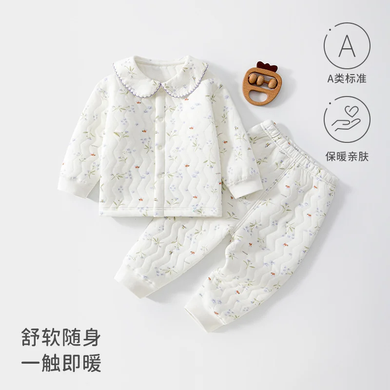 A spring and autumn suit for girls with cotton padding