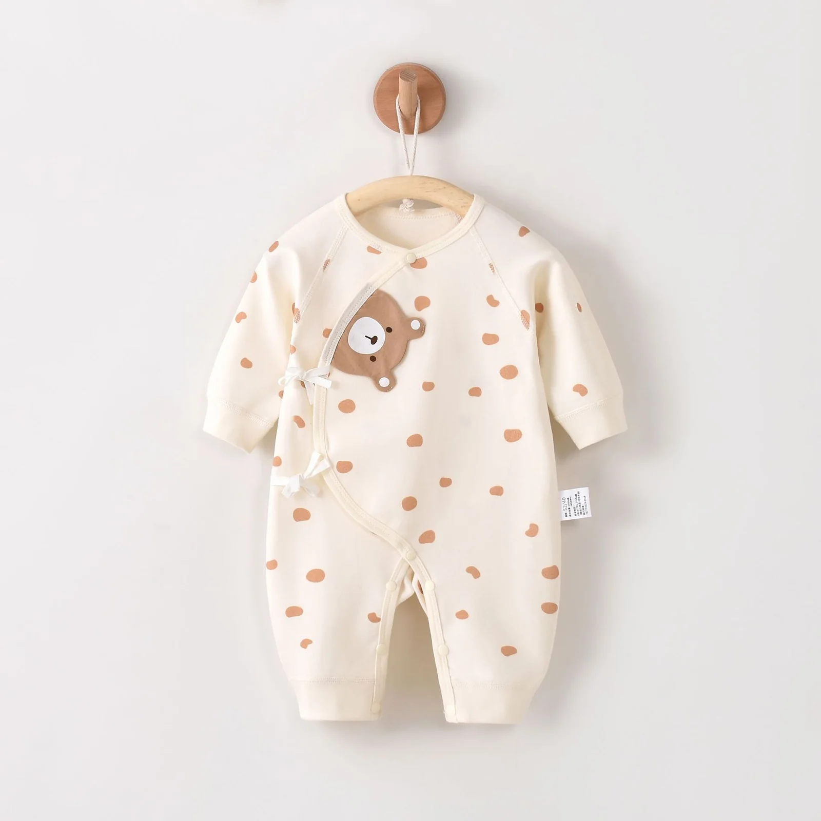 Infant and toddler crawling clothes made of pure cotton