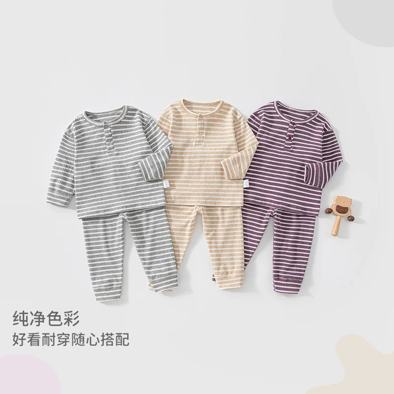 Autumn and winter home clothes for infants and toddlers