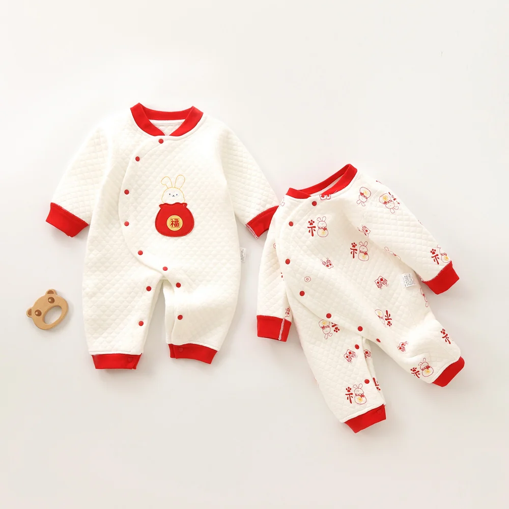 The winter one-piece garment for infants and toddlers is padded with cotton