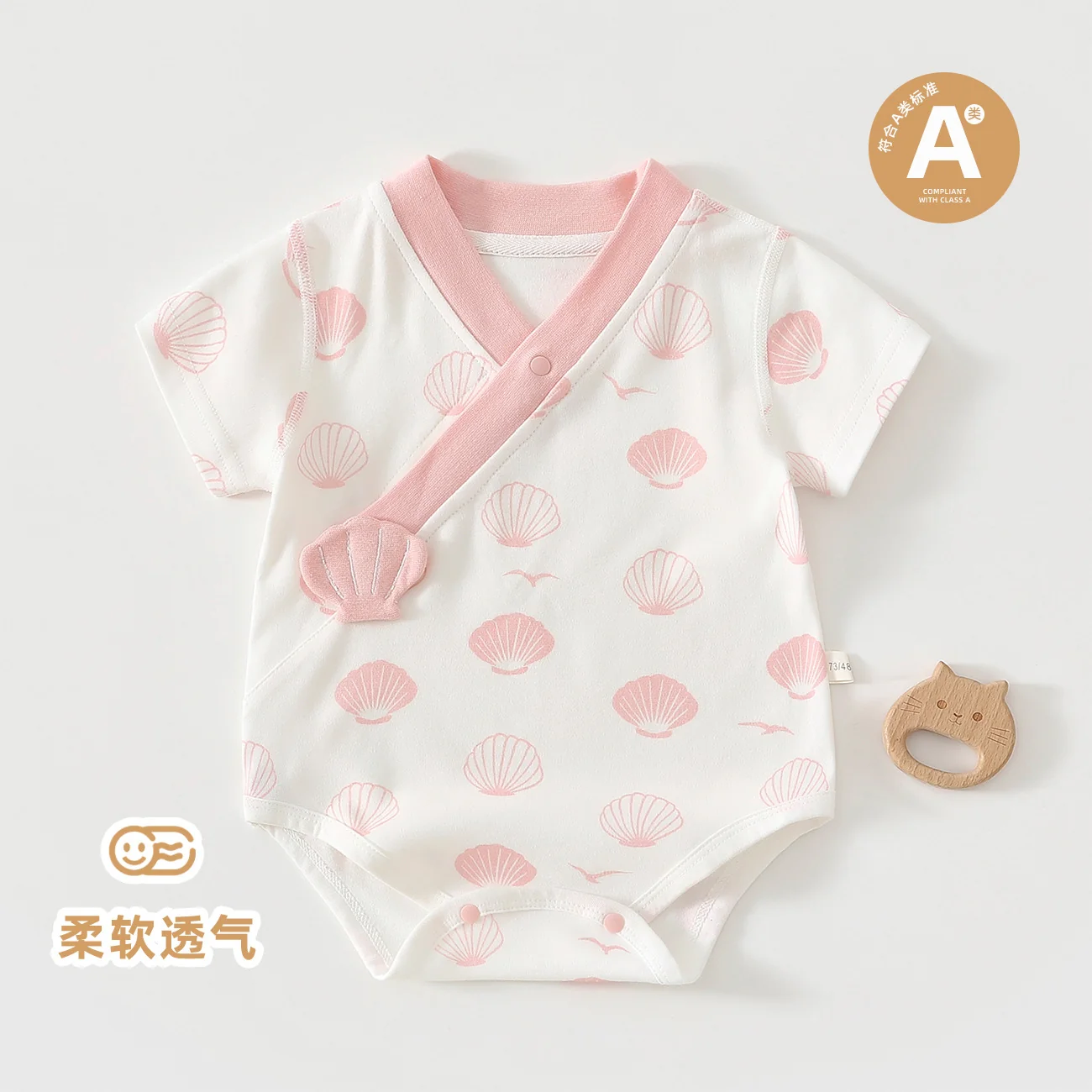 The girl's spring and autumn dress is made of pure cotton