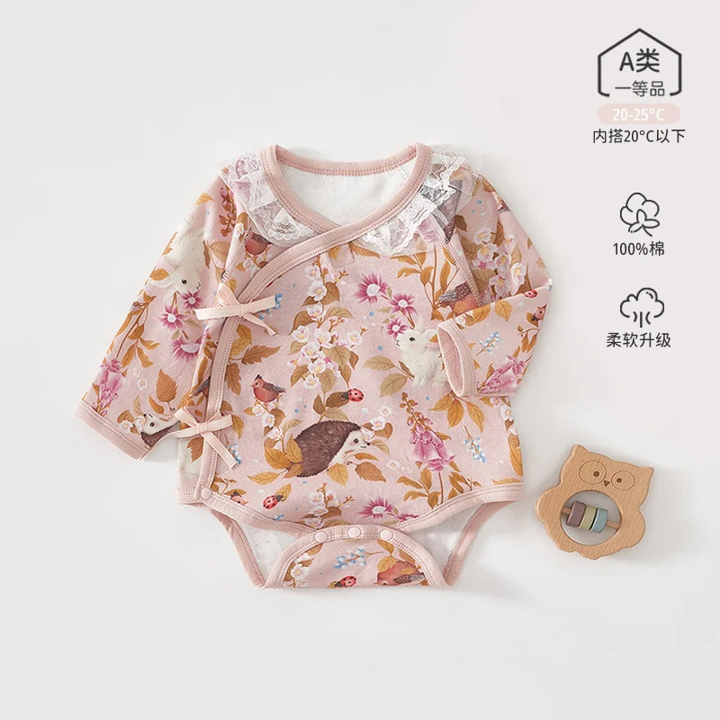The girl's autumn crawling clothes are made of pure cotton