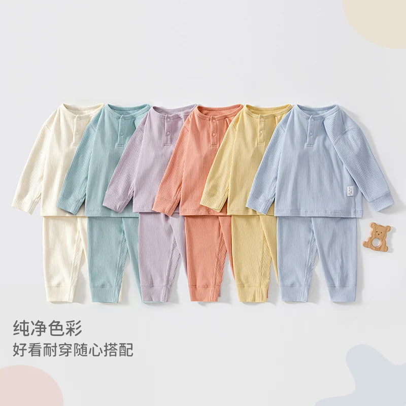 Autumn and winter home clothes for infants and toddlers