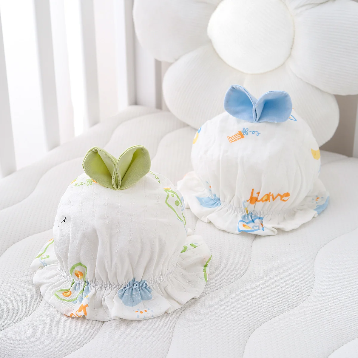 A girl's spring and autumn hat
